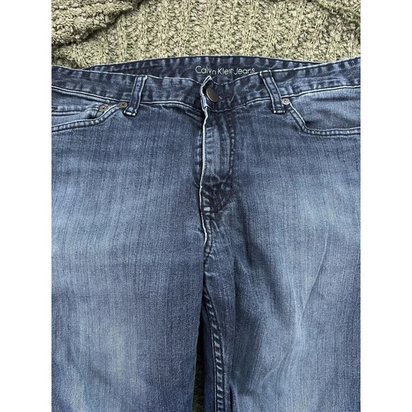Calvin Klein Jeans Men’s 32x30 Blue Dark Wash Relaxed Straight Leg Denim Jeans - Picture 3 of 8